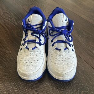 Nike Jordan Max Aura 5